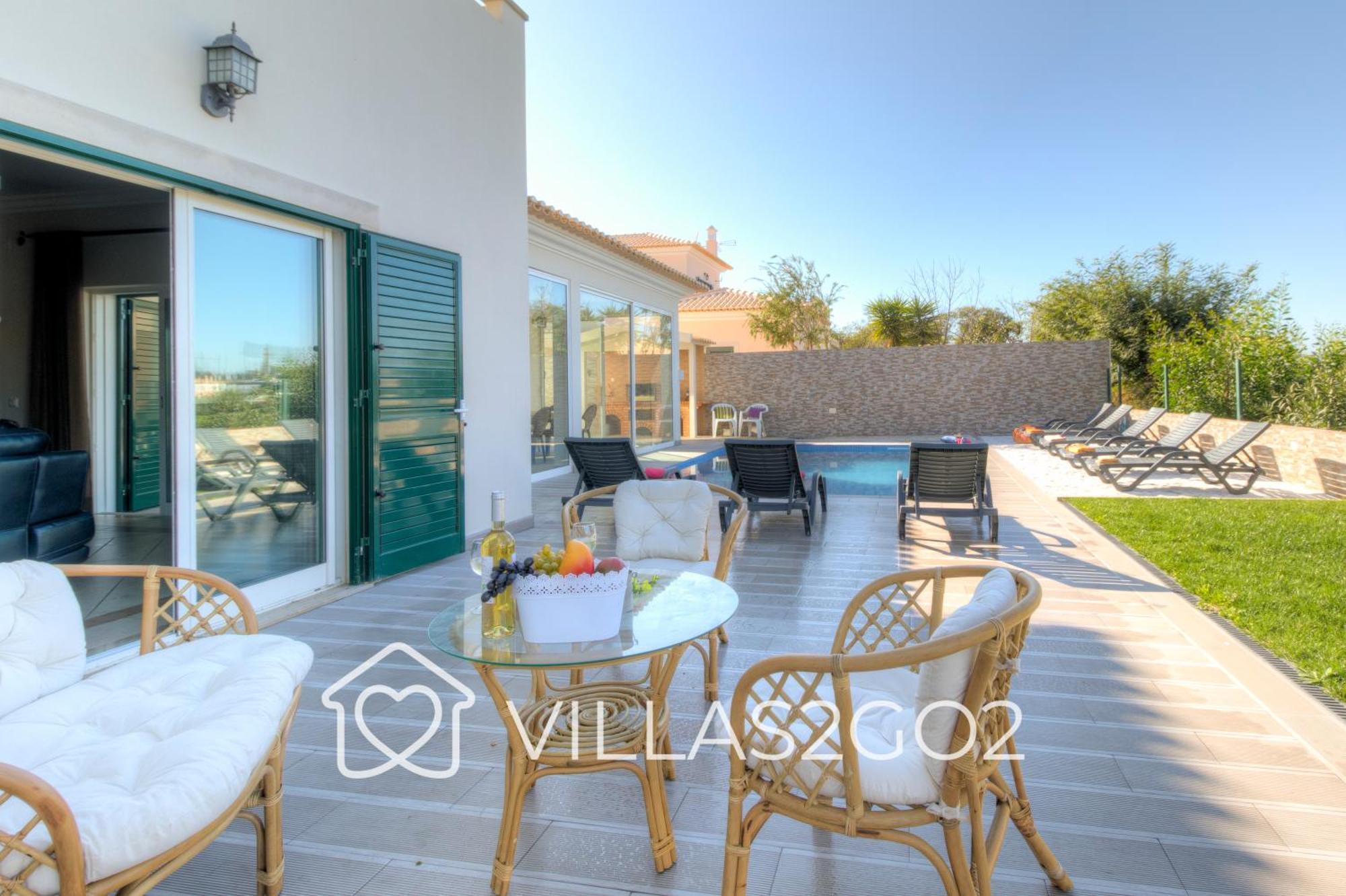 Grace - 5 Bedroom With Swimming Pool *